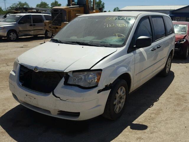 2A8HR44H88R605040 - 2008 CHRYSLER TOWN & COU WHITE photo 2