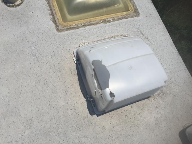 4YDF2432321204374 - 2002 KEYSTONE SPRINTER WHITE photo 10