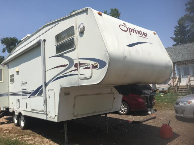 4YDF2432321204374 - 2002 KEYSTONE SPRINTER WHITE photo 4