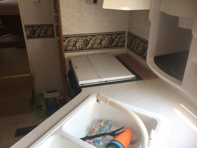 4YDF2432321204374 - 2002 KEYSTONE SPRINTER WHITE photo 6