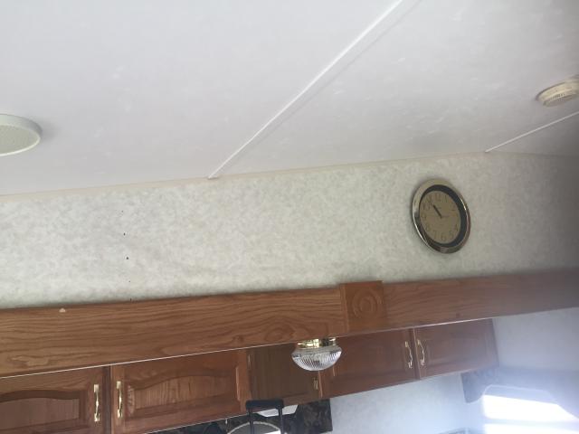 4YDF2432321204374 - 2002 KEYSTONE SPRINTER WHITE photo 8