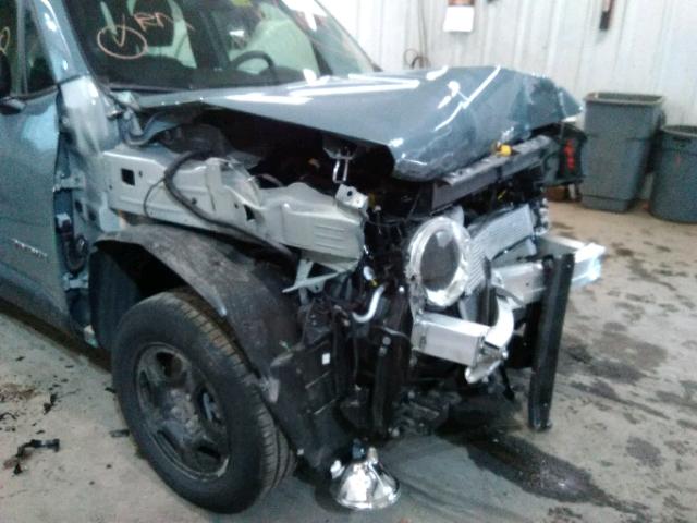 ZACCJBAB7HPG43974 - 2017 JEEP RENEGADE S 银色 照片 9