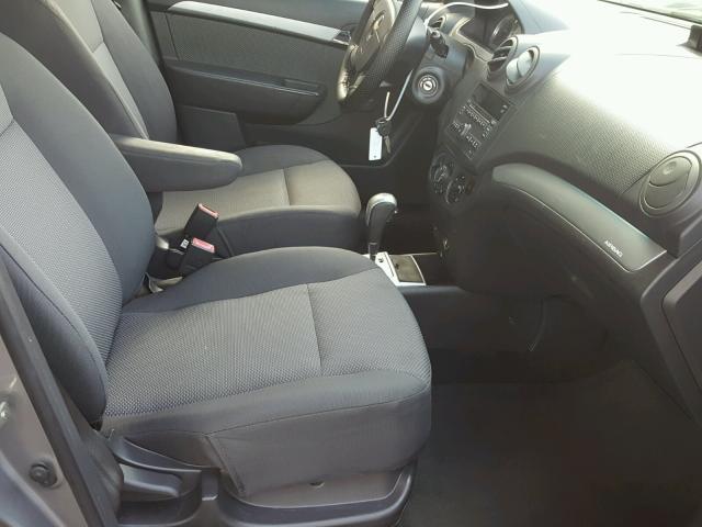 KL1TD5DE8AB117603 - 2010 CHEVROLET AVEO LS GRAY photo 5