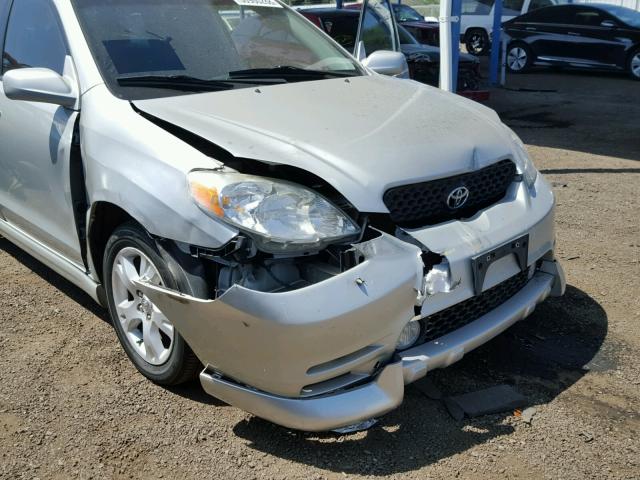 2T1KR32E53C057717 - 2003 TOYOTA MATRIX XR SILVER photo 9