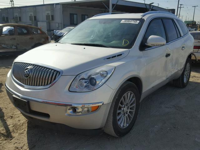 5GAKRBED2BJ419696 - 2011 BUICK ENCLAVE CX WHITE photo 2