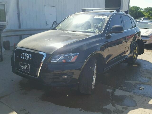 WA1LKAFP3AA088663 - 2010 AUDI Q5 BLACK photo 2