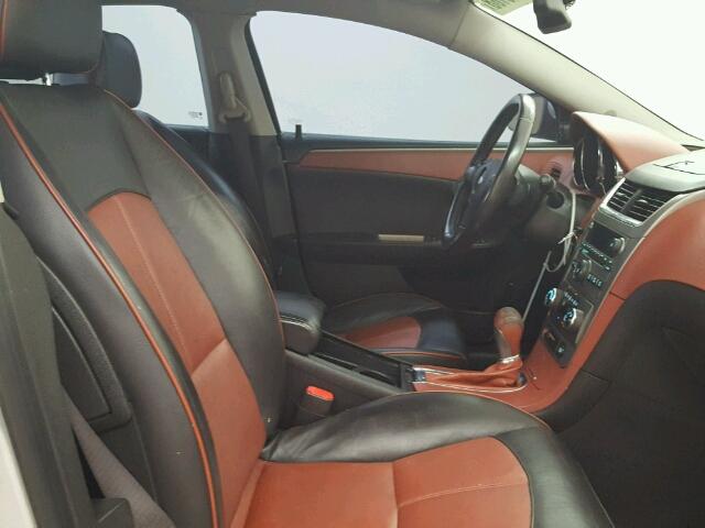 1G1ZK57B79F188217 - 2009 CHEVROLET MALIBU LTZ 银色 照片 5