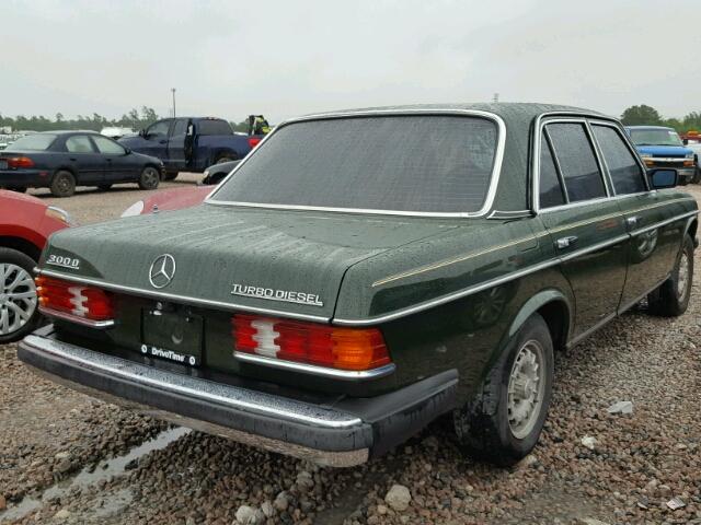 WDBAB33A6DB026485 - 1983 MERCEDES-BENZ 300 DT GREEN photo 4