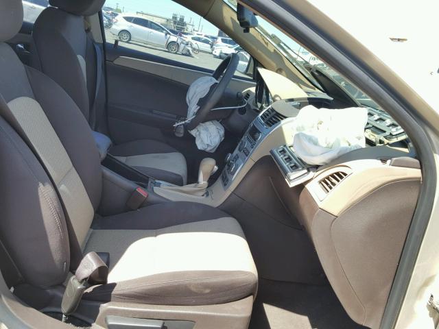 1G1ZB5E02CF260420 - 2012 CHEVROLET MALIBU LS 金色 照片 5