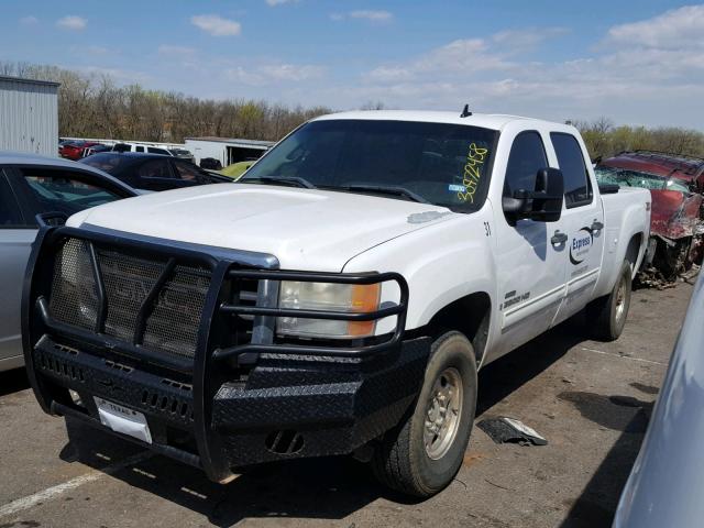 1GTHK23638F108131 - 2008 GMC SIERRA K25 WHITE photo 2