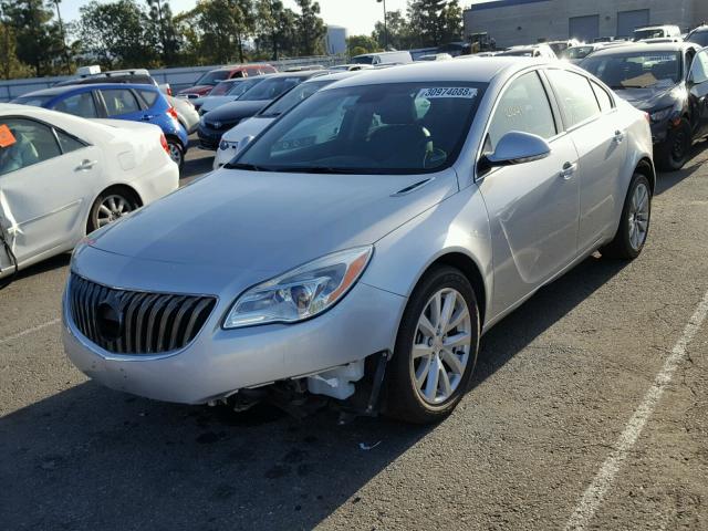 2G4GL5EX0H9101156 - 2017 BUICK REGAL SPOR SILVER photo 2