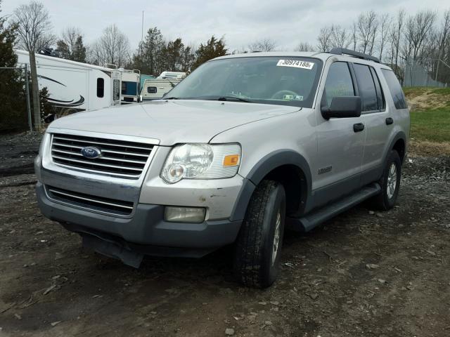 1FMEU73E86UA39703 - 2006 FORD EXPLORER X SILVER photo 2