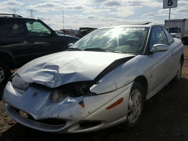 1G8ZY12712Z250002 - 2002 SATURN SC2 SILVER photo 2
