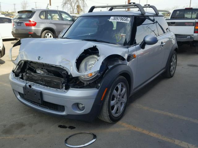 WMWMF33529TZ21167 - 2009 MINI COOPER SILVER photo 2