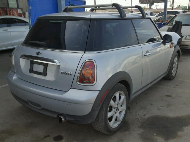 WMWMF33529TZ21167 - 2009 MINI COOPER SILVER photo 4