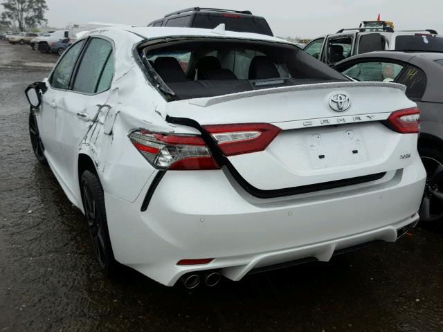 4T1B61HK3JU024639 - 2018 TOYOTA CAMRY XSE WHITE photo 3