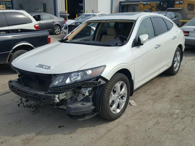 5J6TF2H52AL016010 - 2010 HONDA ACCORD CRO WHITE photo 2