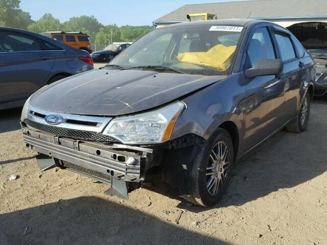 1FAHP35N99W172385 - 2009 FORD FOCUS SE GRAY photo 2