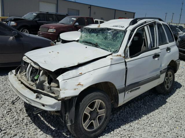 2CNBJ134046918141 - 2004 CHEVROLET TRACKER WHITE photo 2