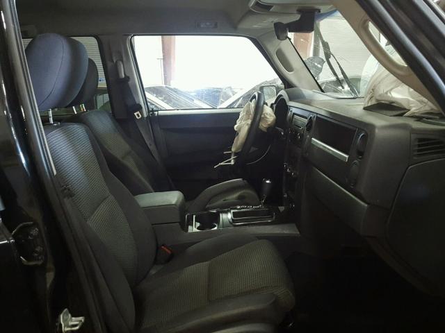 1J8HG48K68C125101 - 2008 JEEP COMMANDER BLACK photo 5
