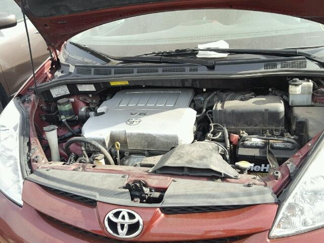 5TDZK22C48S193119 - 2008 TOYOTA SIENNA XLE RED photo 7