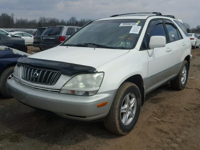 JTJHF10UX10167300 - 2001 LEXUS RX 300 WHITE photo 2