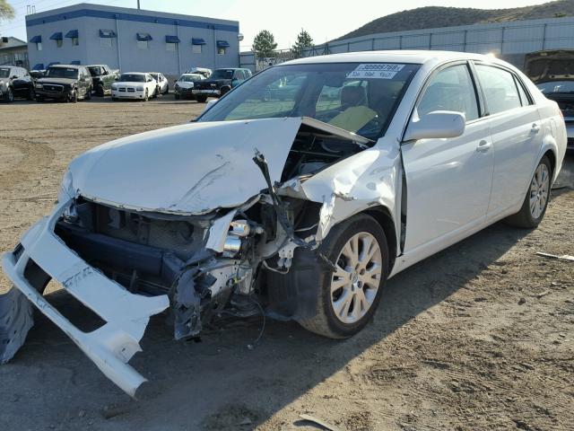 4T1BK3DBXAU354002 - 2010 TOYOTA AVALON XL WHITE photo 2