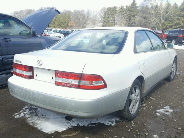 JT8BF28G0Y5083348 - 2000 LEXUS ES 300 WHITE photo 4