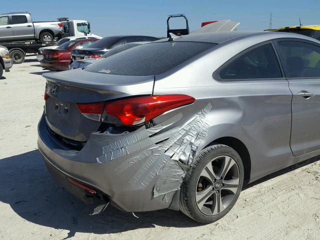 KMHDH6AE8DU010454 - 2013 HYUNDAI ELANTRA CO GRAY photo 9