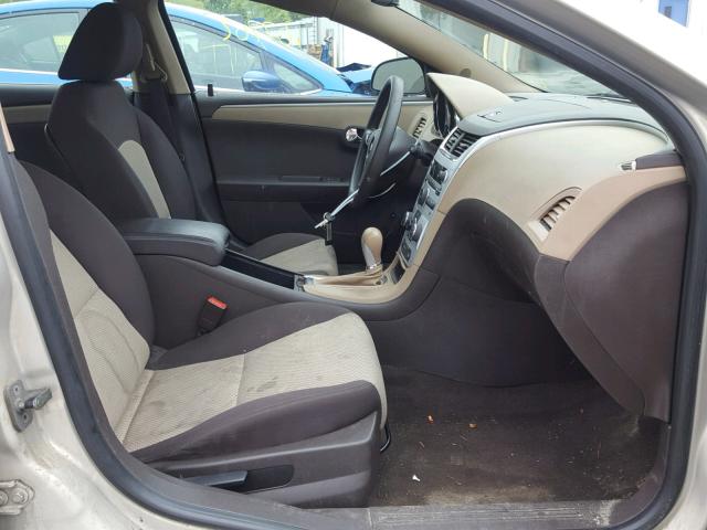 1G1ZA5E08AF112370 - 2010 CHEVROLET MALIBU LS 棕色 照片 5