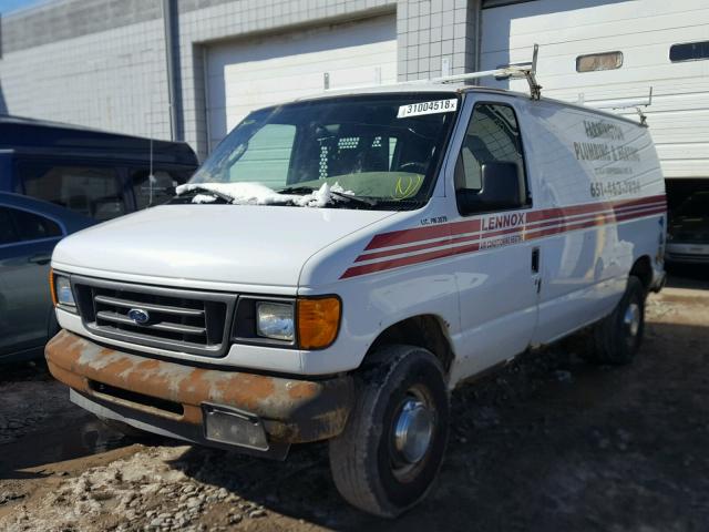 1FTSE34L24HA41124 - 2004 FORD ECONOLINE WHITE photo 2