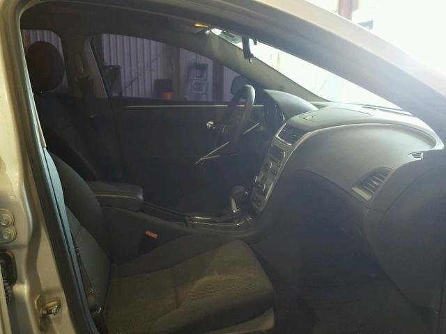 1G1ZC5E12BF268666 - 2011 CHEVROLET MALIBU 1LT 银色 照片 5
