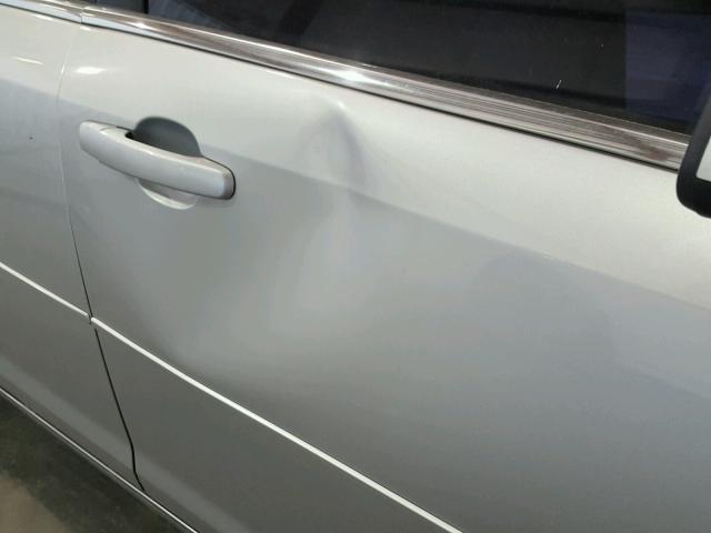 1G1ZC5E12BF268666 - 2011 CHEVROLET MALIBU 1LT 银色 照片 9