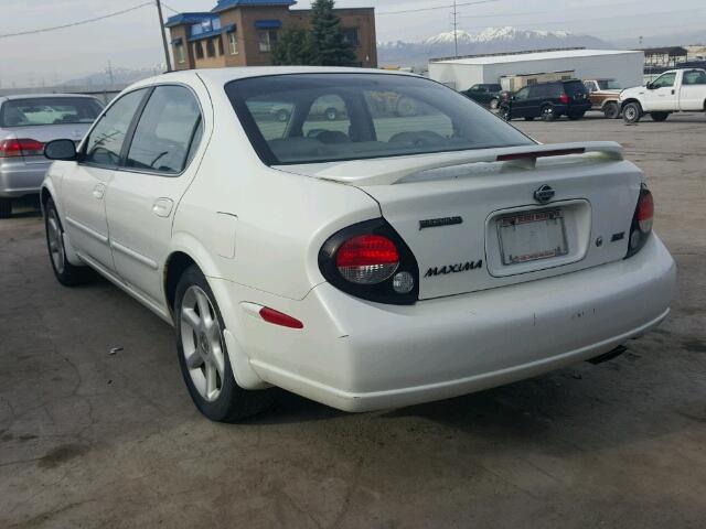 JN1CA31A41T315356 - 2001 NISSAN MAXIMA GXE WHITE photo 3