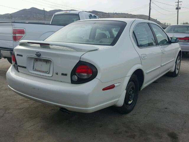 JN1CA31A41T315356 - 2001 NISSAN MAXIMA GXE WHITE photo 4