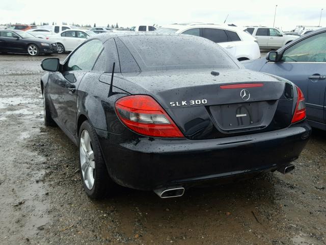 WDBWK5EA5AF228723 - 2010 MERCEDES-BENZ SLK 300 BLACK photo 3