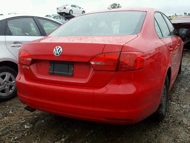 3VW2K7AJ2EM255558 - 2014 VOLKSWAGEN JETTA BASE RED photo 4