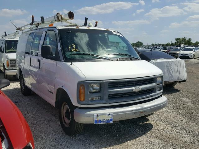 1GCFG25W8W1040750 - 1998 CHEVROLET EXPRESS G2 WHITE photo 1