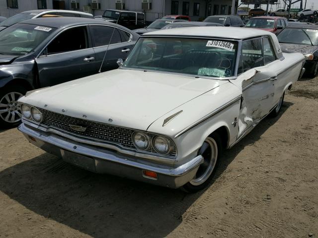 3J67X120549 - 1963 FORD GALAXY 500 WHITE photo 2