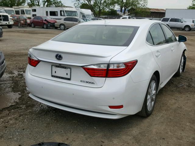 JTHBW1GG7F2085074 - 2015 LEXUS ES 300H WHITE photo 4