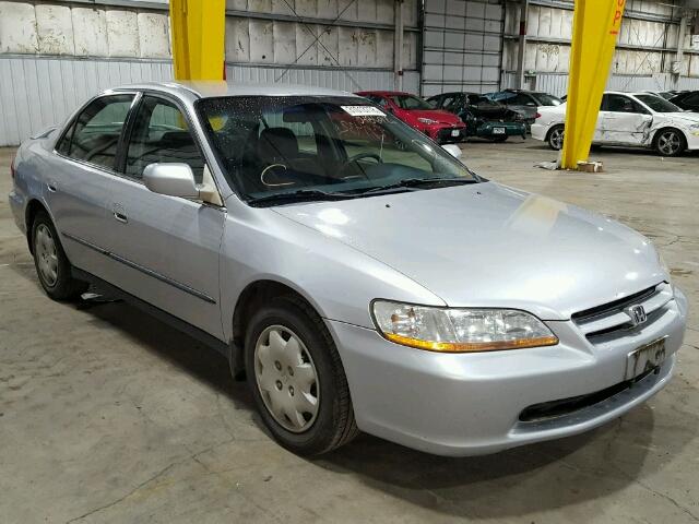 JHMCG5648XC048692 - 1999 HONDA ACCORD LX SILVER photo 1