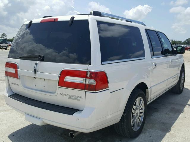 5LMFL27589EJ01679 - 2009 LINCOLN NAVIGATOR WHITE photo 4