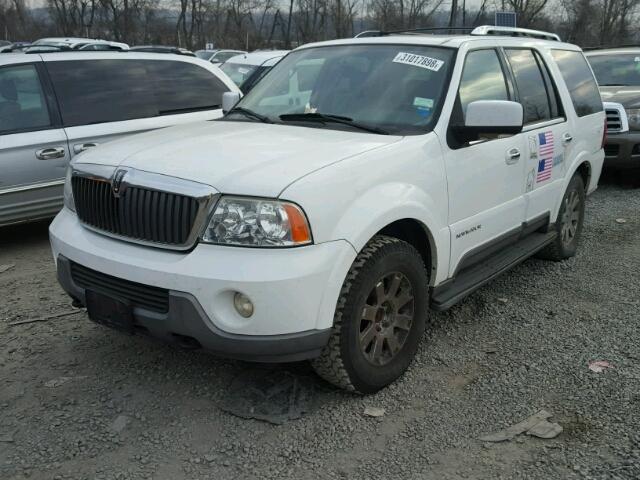 5LMFU28R24LJ05262 - 2004 LINCOLN NAVIGATOR თეთრი ფოტო 2