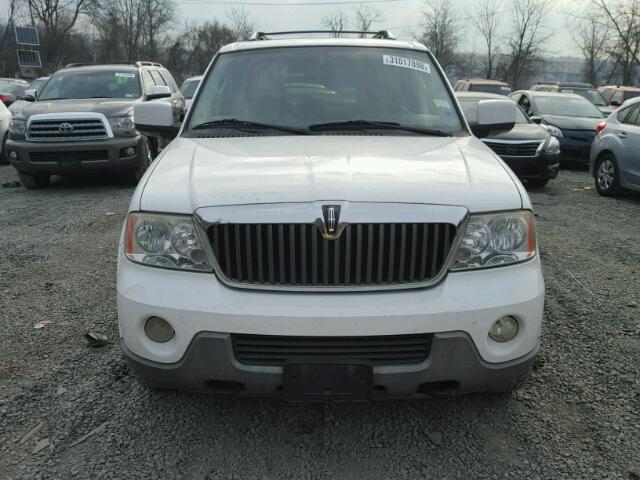 5LMFU28R24LJ05262 - 2004 LINCOLN NAVIGATOR WHITE photo 9