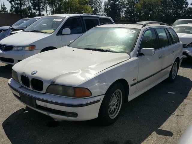 WBADP6343XBV62419 - 1999 BMW 528 IT AUT WHITE photo 2