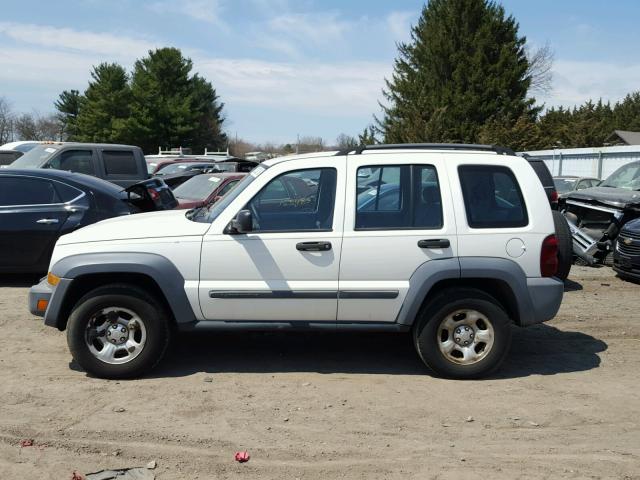 1J4GK48K35W641941 - 2005 JEEP LIBERTY SP WHITE photo 9