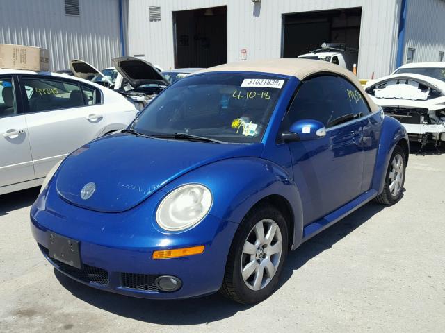 3VWSF31YX7M405459 - 2007 VOLKSWAGEN NEW BEETLE ლურჯი ფოტო 2