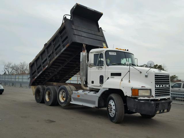 1M1AA12Y1VW079869 - 1997 MACK 600 CH600 WHITE photo 1