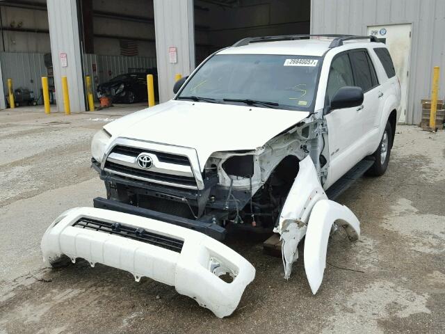 JTEBU14R970118839 - 2007 TOYOTA 4RUNNER SR WHITE photo 2