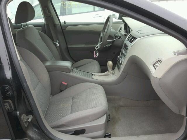 1G1ZB5EB1AF219937 - 2010 CHEVROLET MALIBU LS შავი ფოტო 5